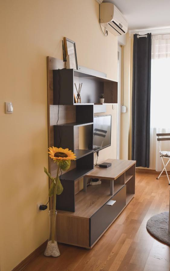 Apartment Sunflower021 Novi Sad Exterior foto