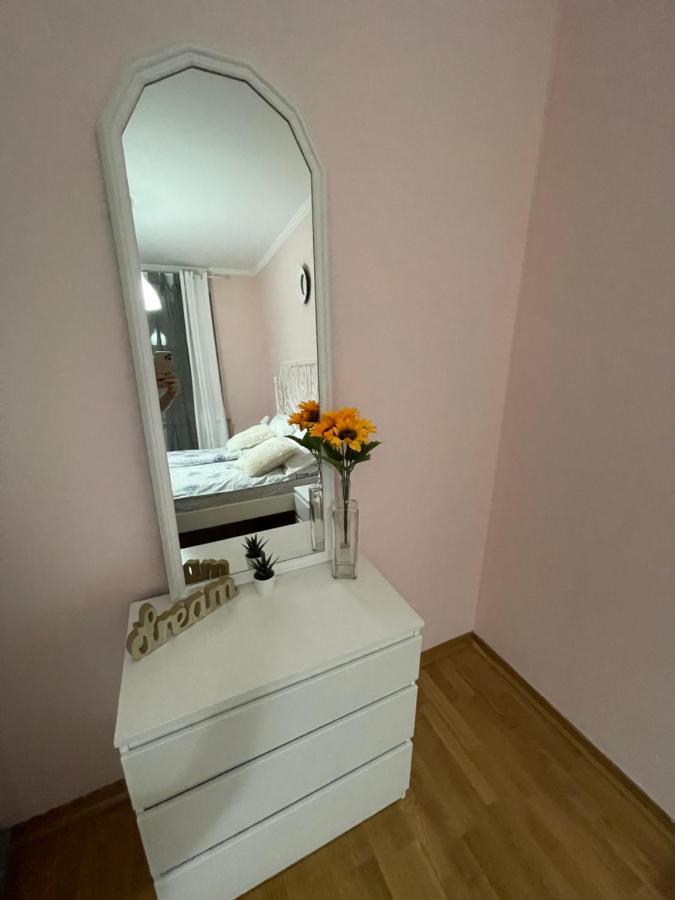 Apartment Sunflower021 Novi Sad Exterior foto