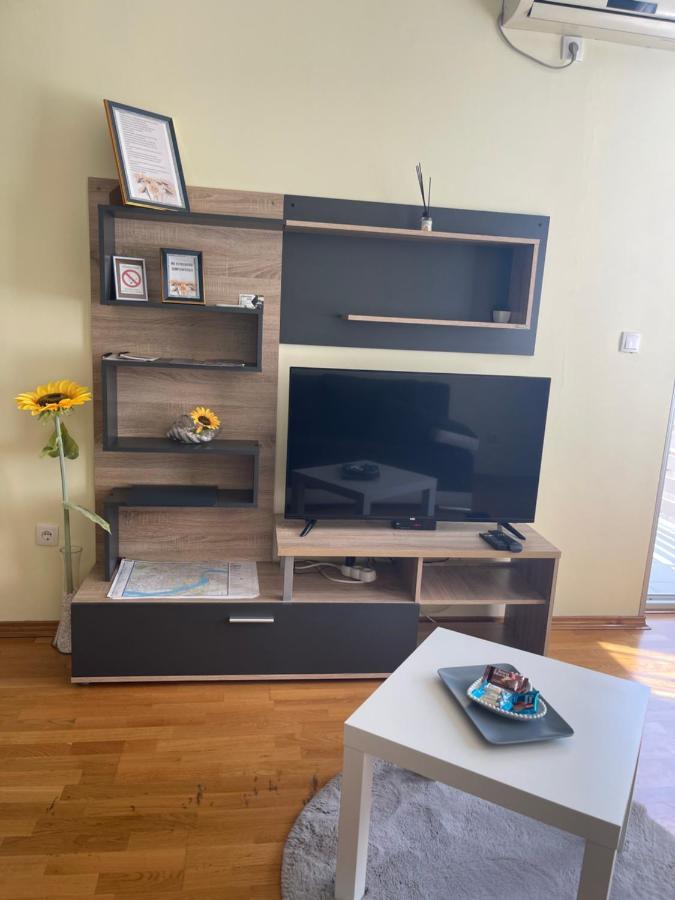 Apartment Sunflower021 Novi Sad Exterior foto